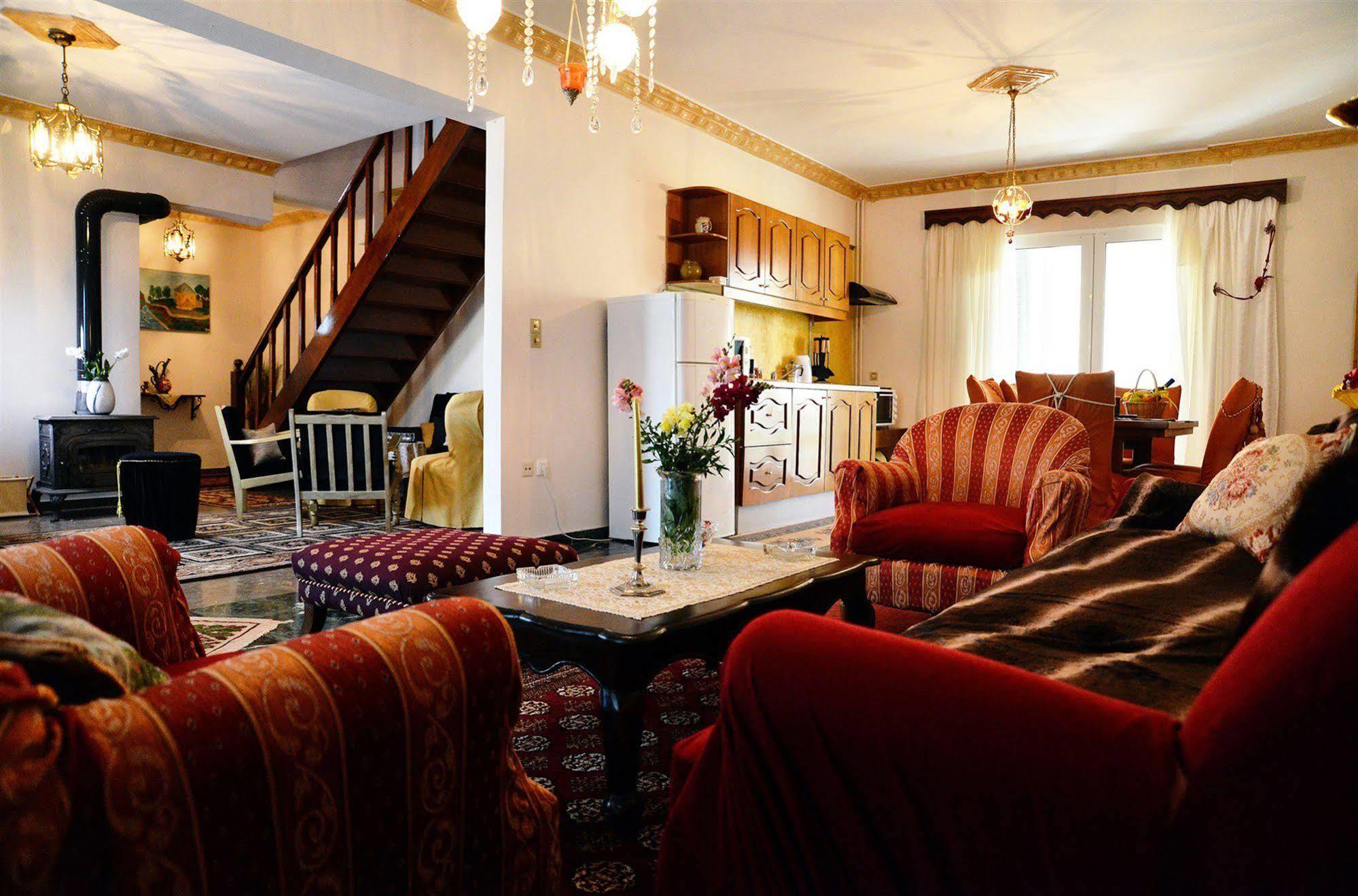Noble Inn Loutráki Dış mekan fotoğraf